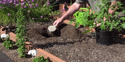 Fertilizer In Garden Full HD, garden hand tools, garden tools, Manufacturer, Supplier, Kismat welding works